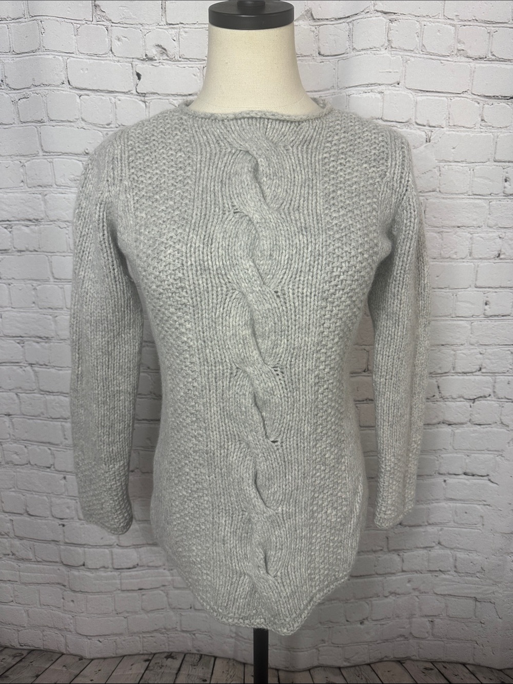 Garnet Hill Light Gray Cable Knit Crewneck Sweater 100% lambswool XS